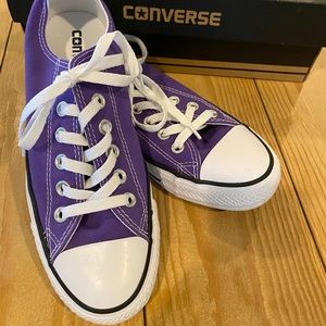 Purple converse women’s 7 men’s 5